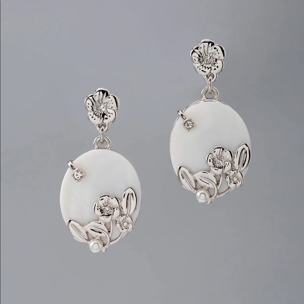 WHBM stone & mother of pearl floral drop earring - Picture 10 of 14